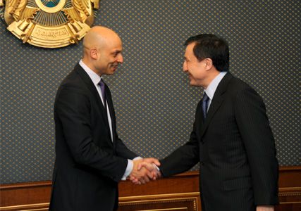 RoK Minister of Defence Adilbek Dzhaksybekov and James Appaturay, the special representative of the NATO Secretary General to Caucasus and Central Asia