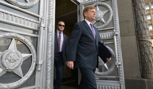 US Ambassador McFaul leaving Russia's Foreign Ministry in Moscow
