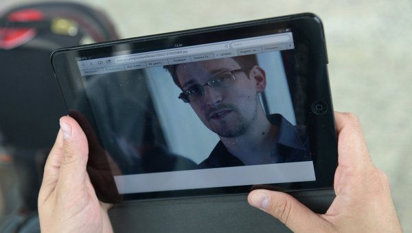Snowden Says Microsoft Collaborates with NSA