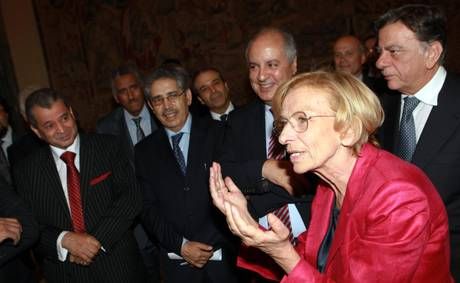 Italian foreign minister Emma Bonino (R)
