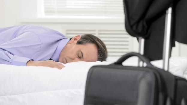 Successful executives often 'snack' on sleep (Thinkstock)
