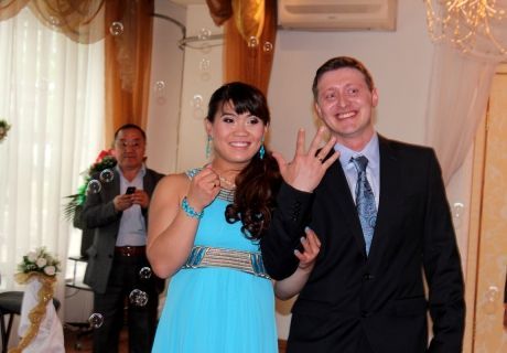 Maya Maneza and Vyacheslav Yershov at wedding