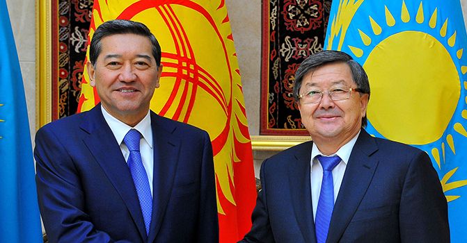 Serik Akhmetov, Rok Prime Minister with his Kygyz counterpart Zhantoro Satybaldiyev during the meeting