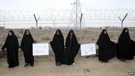 Iranian students staged a protest in Qom in defence of the nuclear programme