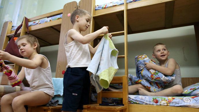 Inmates of the children's home located in the center of Kaliningrad, after a rest hour.(RIA Novosti / Igor Zarembo)