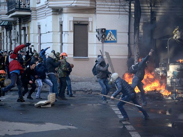 In the streets of Kiev, February 18, 2014. Photo: Reuters.