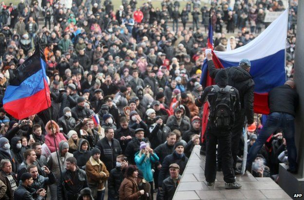 In Donetsk, thousands of pro-Russian demonstrators rallied outside regional government offices