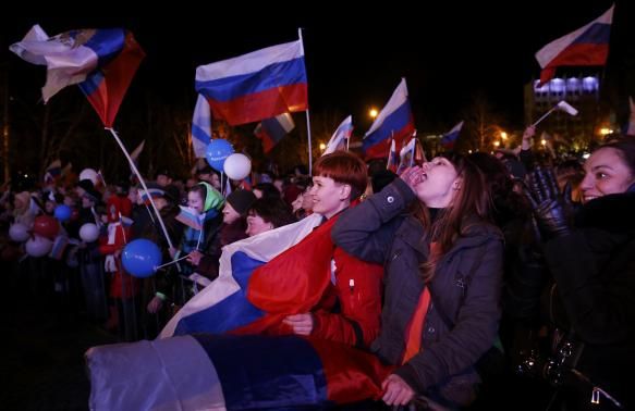 People in Crimea celebrate referendum results. Photo: 16 March 2014 Thousands of pro-Russian Crimeans celebrated the referendum results