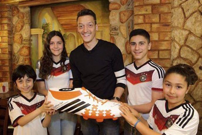 Ozil supports Big Shoe initiative