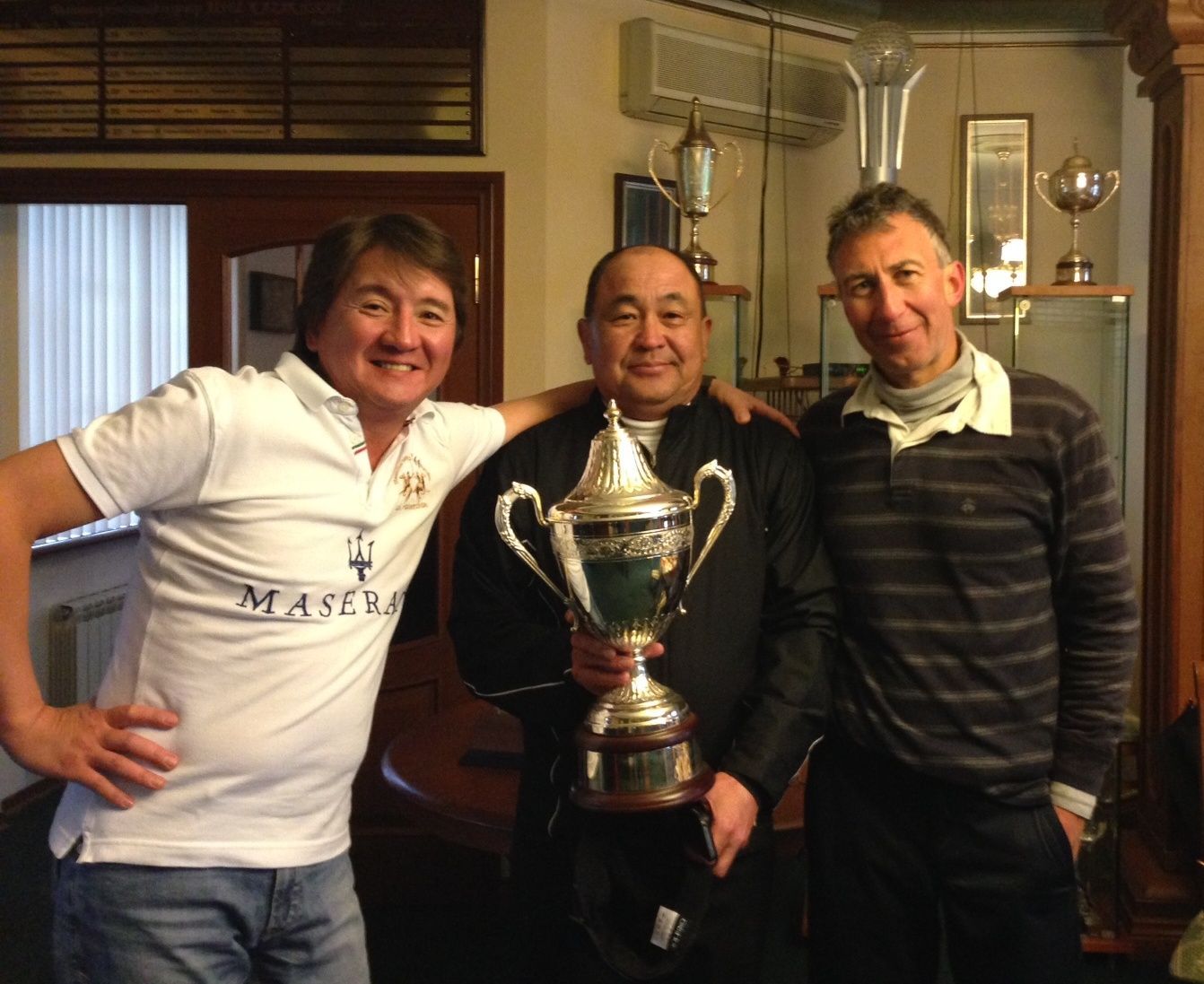 Arman Aktai (on the left). Photo from Nurtau Golf Club and Zhailau Golf Club page