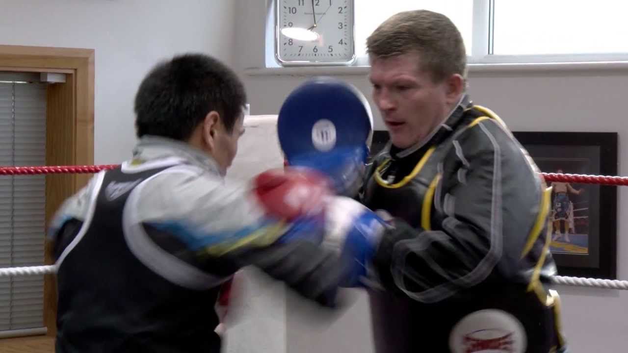 Ricky Hatton training Kazakhstan's Zhakiyanov