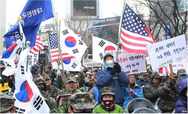 South Korean conservative protesters rallied in support of Mr Lippert and ties between the two countries