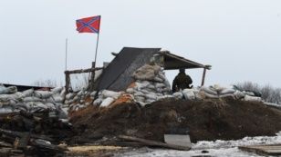 Дебальцево қаласынан 25 километр қашықтықтағы Енакиево елді мекеніндегі сепаратистердің бақылау-өткізу пункті. Украина, 29 қаңтар 2015 жыл. 