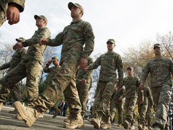 Грузинские военнослужащие. Фото: Давид Мдзинаришвили / Reuters