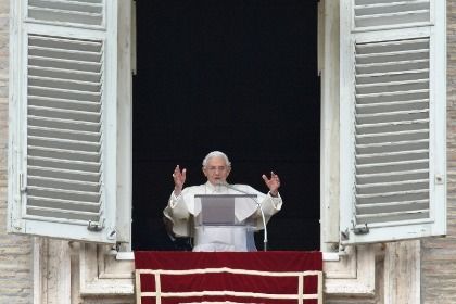 Бенедикт XVI во время последней воскресной проповеди  Alberto Pizzoli / AFP