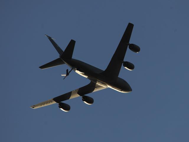 Самолет Boeing KC-135