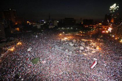  Митинг на площади Тахрир в Каире в ночь на 1 июля 2013 года. Фото: Mohamed Abd El Ghany / Reuters