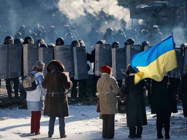  Протестующие в центре Киева Фото: Сергей Супинский / AFP