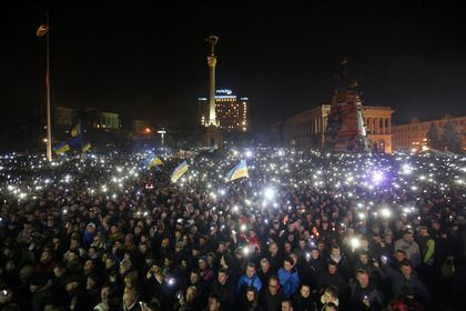 Площадь Независимости в Киеве вечером 21 февраля Фото: Baz Ratner / Reuters