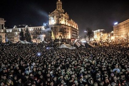 Площадь Независимости в Киеве вечером 26 февраля Фото: Bulent Kilic / AFP