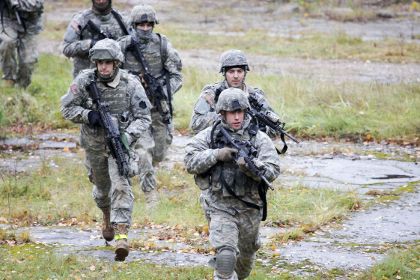 Американские солдаты на полигоне Адажи в Латвии Фото: Reuters