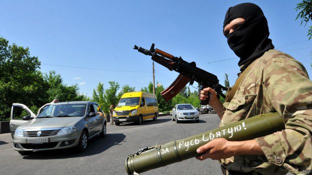 Сепаратисты и украинская армия возлагают друг на друга вину за нарушение перемирия