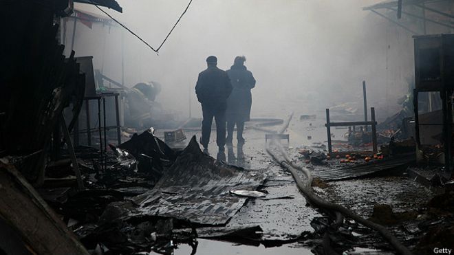 Перестрелки происходили в разных местах города - в результате одной из них загорелся местный рынок