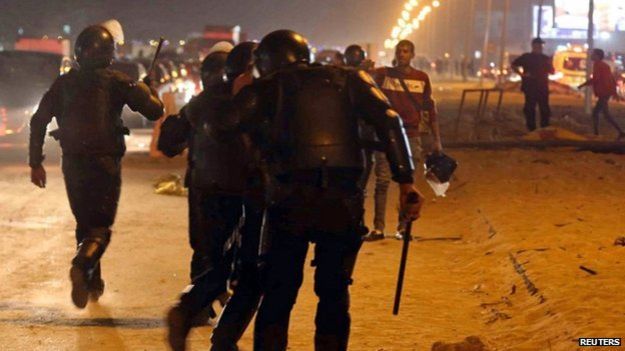 Столкновения между фанатами и полицией - не редкость для Египта