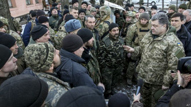 Петр Порошенко встретился с украинскими солдатами в Артемовске