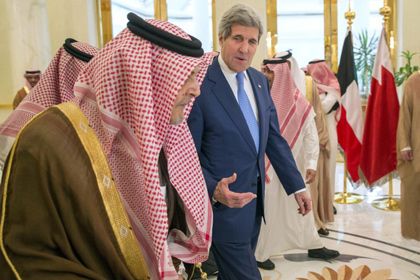 Джон Керии во время визита в Саудовскую Аравию. Фото: AFP