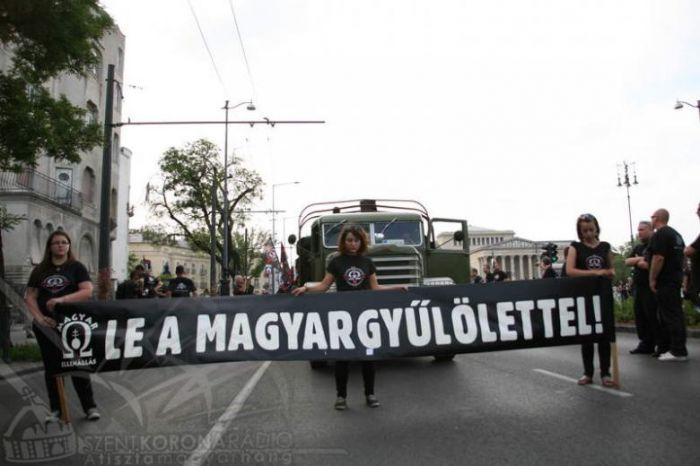 Thousands of ethnic Hungarians march for autonomy in Romania