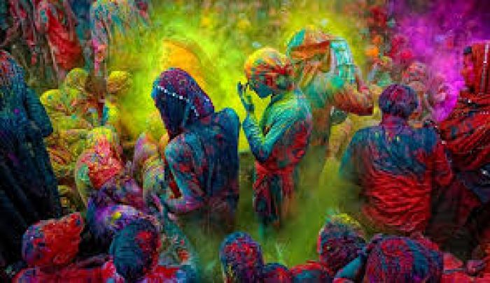 Spring arrives to India as they celebrate Holi- the festival of colours