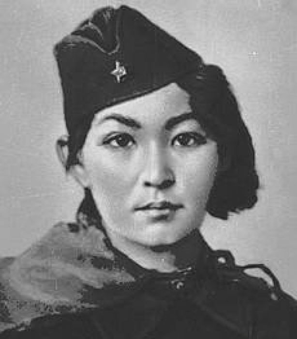 Kazakh WWII hero girl tomb empty - Russian scouts