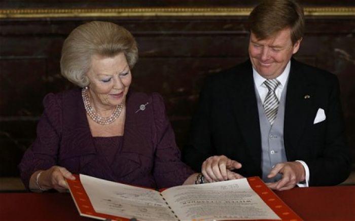 Dutch abdication: Willem-Alexander becomes Europe's youngest monarch