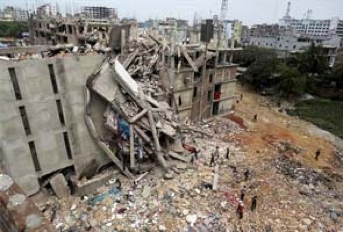 Bangladesh building collapse death toll over 800