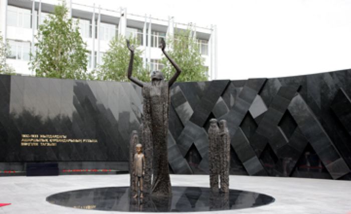 Kazakhstan commemorates victims of '30s hunger and political repressions