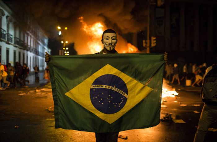 Youths battle cops in Brazil unrest