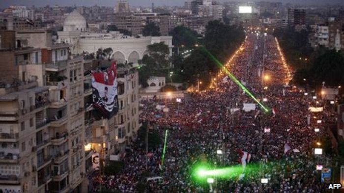 Egypt Morsi: Mass political protests grip cities