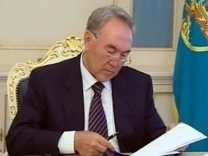 Nazarbayev approves road system reform