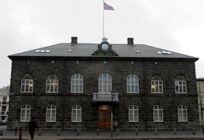 Haven for Snowden: Icelandic Pirate Party pushes for granting NSA leaker citizenship