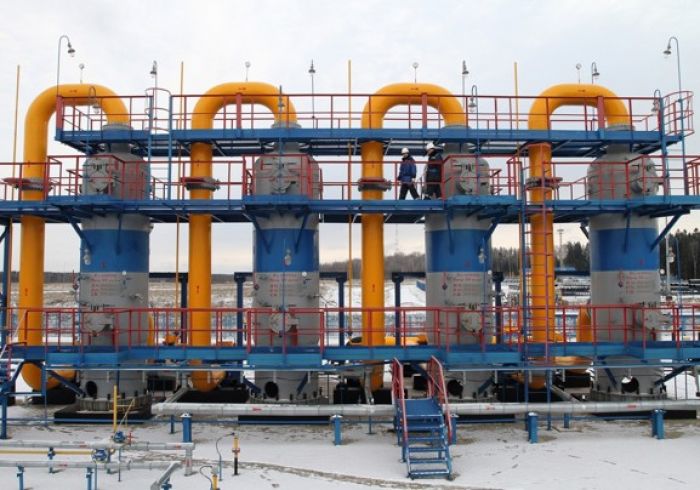 EU finds key to Gazprom contracts 