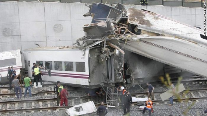 77 dead after train derails, splits apart in Spain