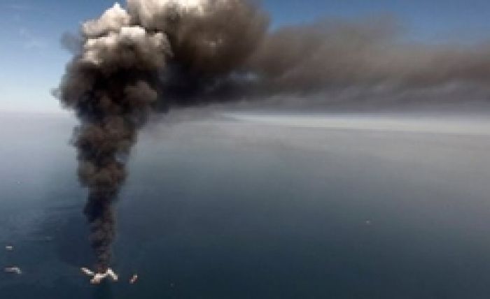 BP offered its aid in extinguishing fire at well in Azeri Caspian Sea