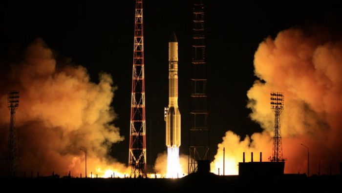 Russia launches first Proton rocket after July failure