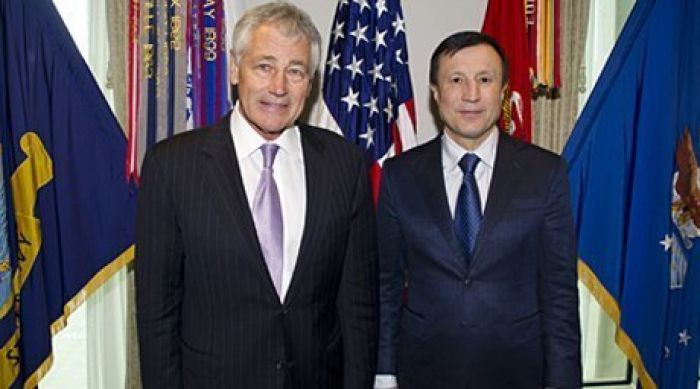 Chuck Hagel discusses defense and terrorism with Kazakh Defense Minister