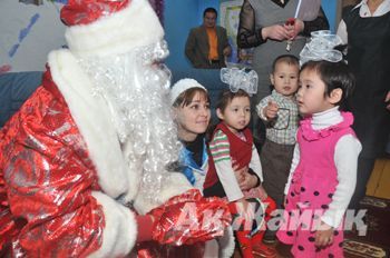 Act like Santa Claus and make the orphans wishes come 