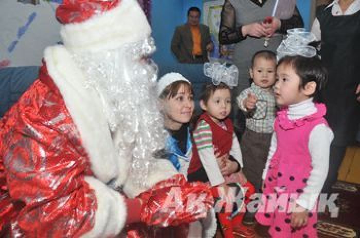 Act like Santa Claus and make the orphans' wishes come true! (update)