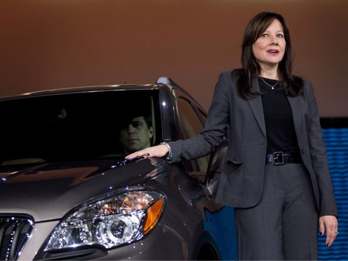 GM shakes up auto industry men's club, naming first woman CEO
