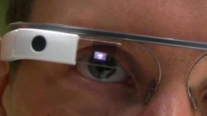 Google Glass users can now take photos by winking