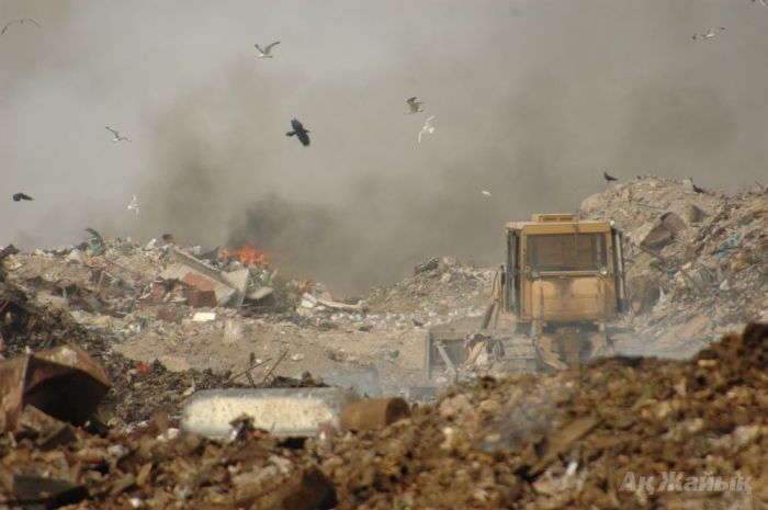 Is Ministry of Environmental Protection closing Atyrau landfill?